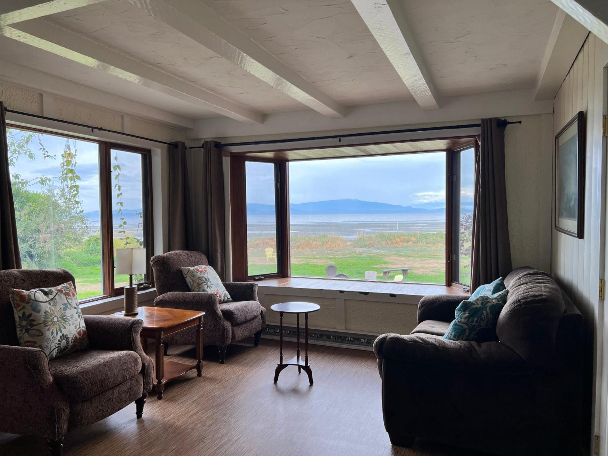 Sea Edge Motel Parksville Esterno foto